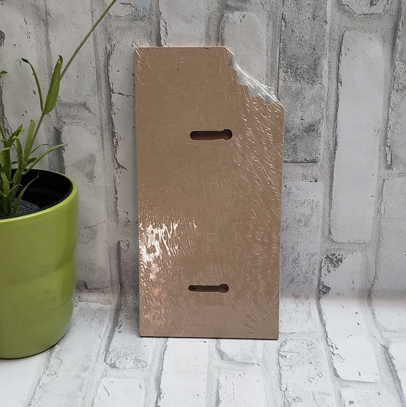 NEW**Wooden Wall Mounted Bottle Opener - Picture 2 of 4